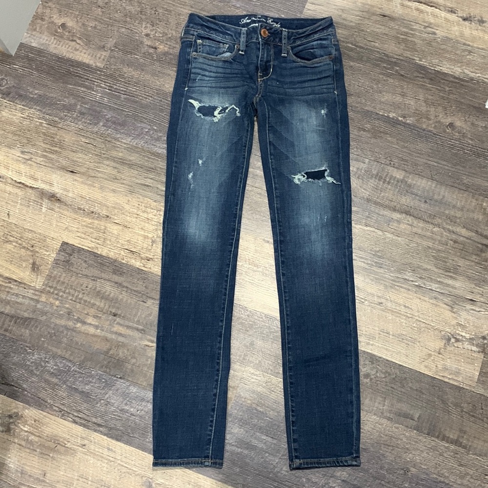 American Eagle Skinny Super Stretch jeans size 2 worn once.